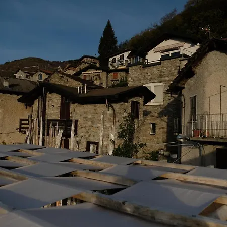 Апартаменты Montemezzo Le In Pietra *