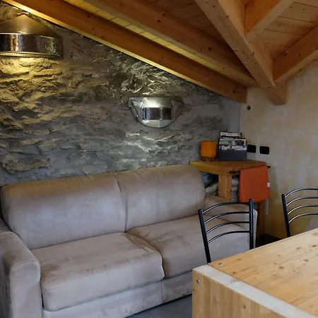 Montemezzo Le In Pietra * סוריקו