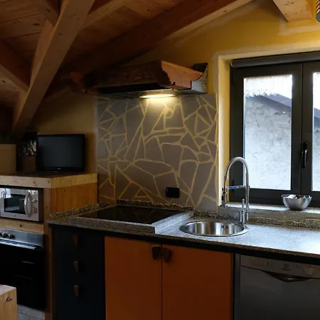 Apartamento Montemezzo Le In Pietra