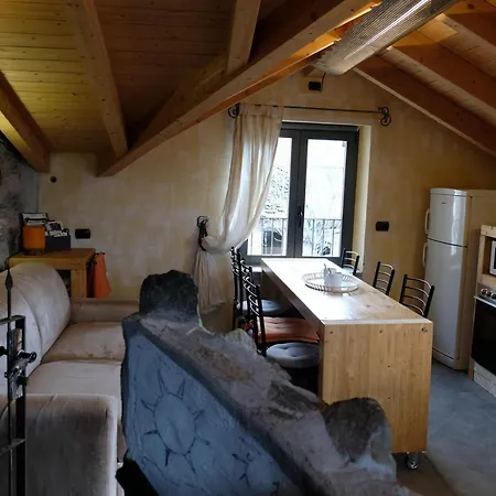 Apartamento Montemezzo Le In Pietra