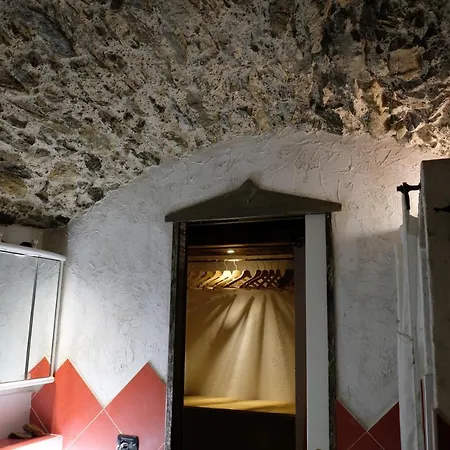 Montemezzo Le In Pietra アパート