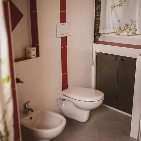 Montemezzo Le In Pietra Apartment *