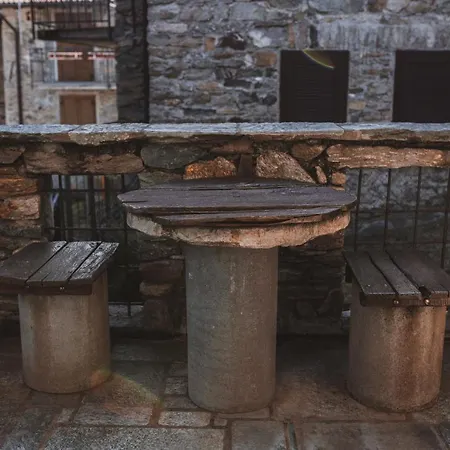 Apartamento Montemezzo Le In Pietra