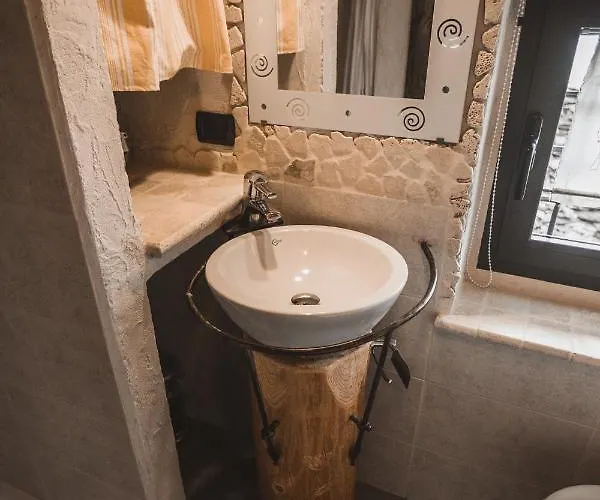 Montemezzo Le In Pietra Апартаменты *