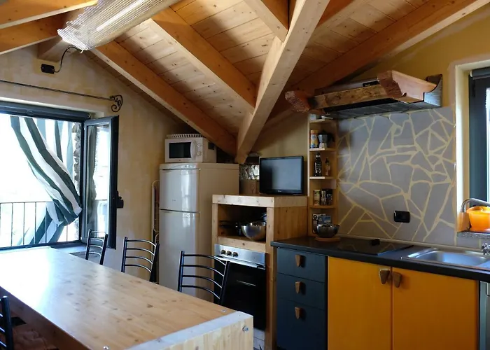 Montemezzo Le In Pietra アパート