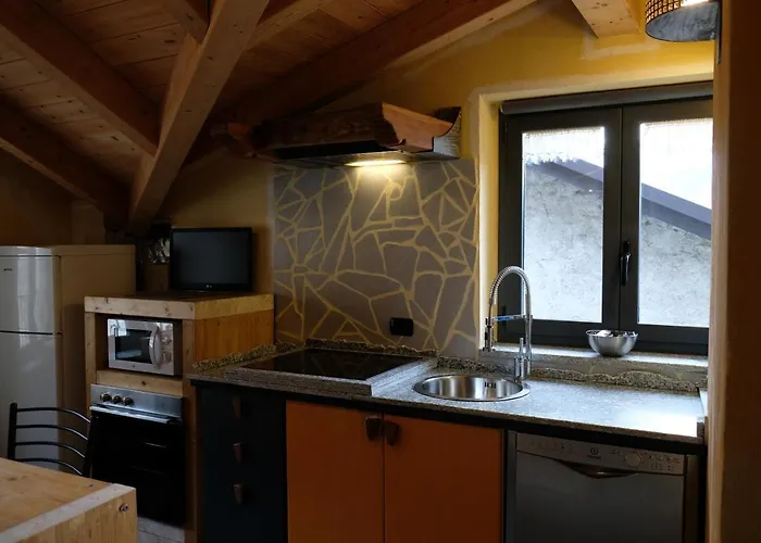 Lägenhet Montemezzo Le In Pietra