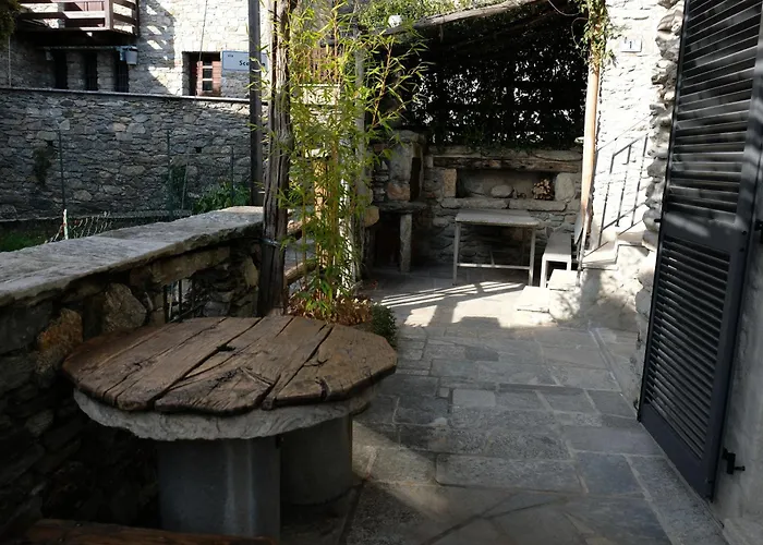 Montemezzo Le In Pietra Sorico