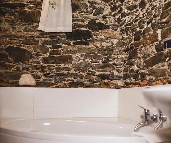 Lägenhet Montemezzo Le In Pietra *