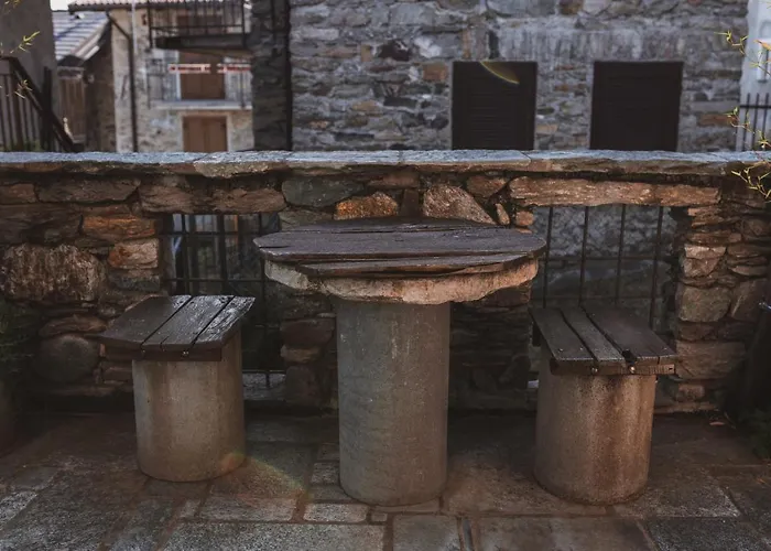 Lägenhet Montemezzo Le In Pietra