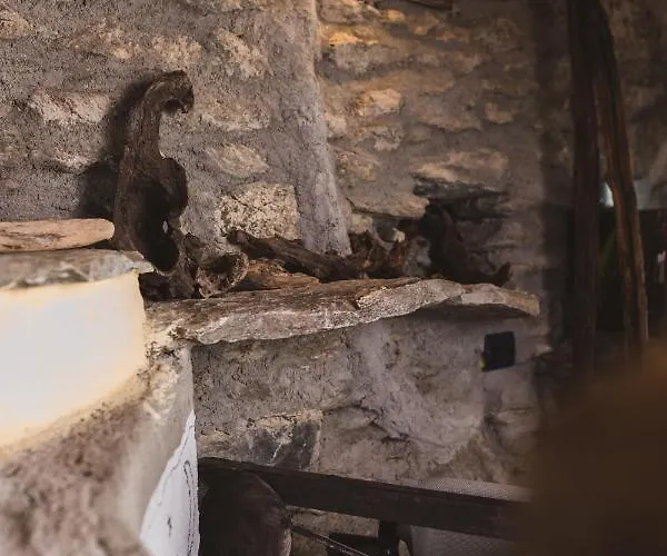 Lägenhet Montemezzo Le In Pietra *