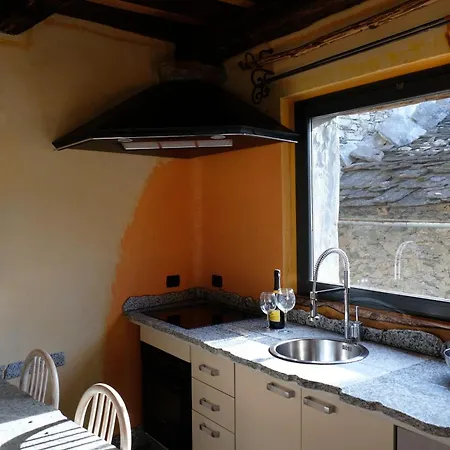 Montemezzo Le In Pietra Апартаменты