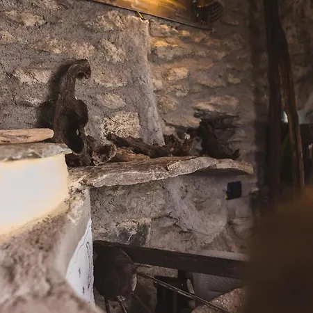 Апартаменты Montemezzo Le In Pietra *